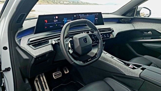 PEUGEOT 3008 με Panoramic i-Cockpit : Το... διαστημόπλοιο