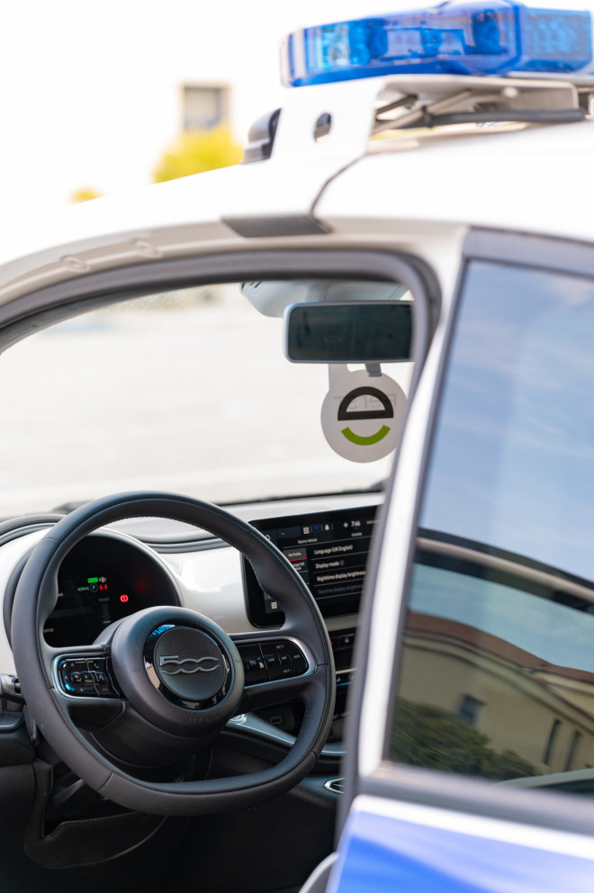FIAT 500e: Τώρα και περιπολικό της Ελληνικής αστυνομίας