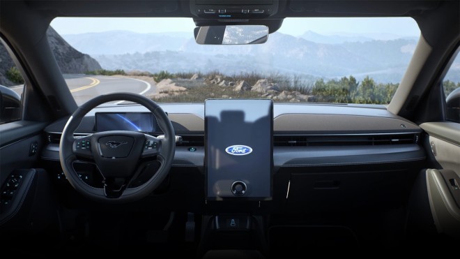 Mustang Mach-E 2025: Δείτε σε ποια σημεία ανανεώθηκε