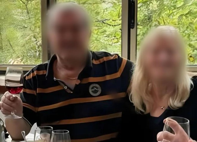 https://www.newsit.gr/ellada/nea-filadelfeia-pente-mathites-xtypisan-agria-12xrono-mathiti-epeidi-apokalypse-sti-daskala-tou-oti-tou-ekanan-bullying/4359681/