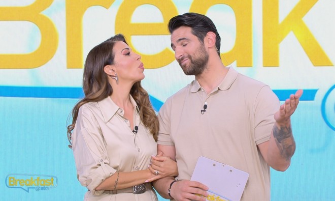 Φιλάκια από την Ελένη Χατζίδου στον άντρα της ζωής της, Ετεοκλή Παύλου