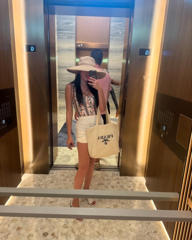 Ιωάννα Σρόιτερ: Τα εντυπωσιακά outfits που επέλεξε στο Ντουμπάι