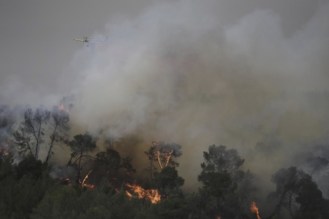 Επιχείρηση κατάσβεσης φωτιάς στην Ιερουσαλήμ