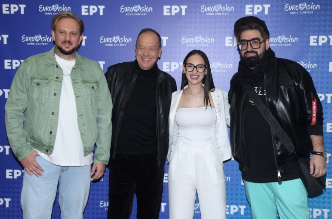 Η Κλαυδία και η ομάδα της 