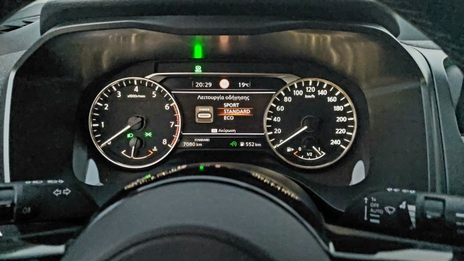 Τest drive: Nissan Qashqai 1.3 DiG-T 140 PS Hybrid 