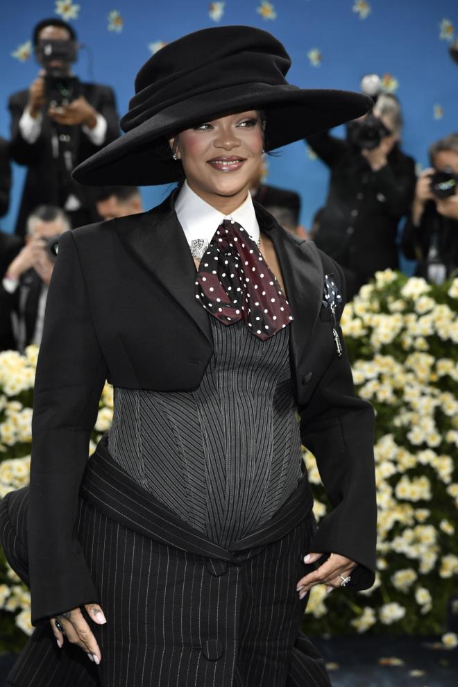 Ριάνα: Έγκυος για 3η φορά - Η εμφάνιση στο MET Gala με φουσκωμένη κοιλίτσα!
