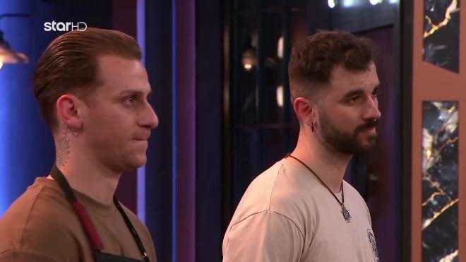 Masterchef: Ο Bασίλης πήρε το εισιτήριο για την τελική 10άδα μετά από μονομαχία αποχώρησης με τον Παντελή