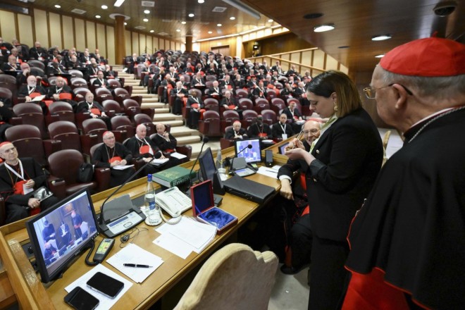 Το κονκλάβιο καλείται να εκλέξει τον νέο Πάπα