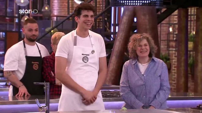 MasterChef: Ο Νέστορας με τη μητέρα του και το γούρι του