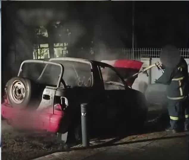 Φωτιά σε όχημα στο Παγκράτι