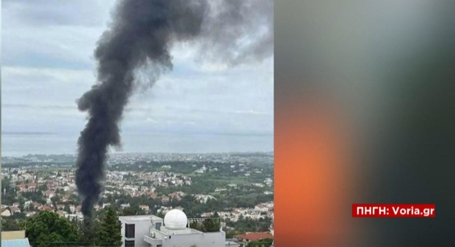 Οι καπνοί από τη φωτιά στο λεωφορείο στο Πανόραμα 