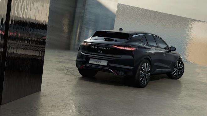 DS Automobiles: Η αποκάλυψη του No 4 - Πότε έρχεται στην Ελλάδα