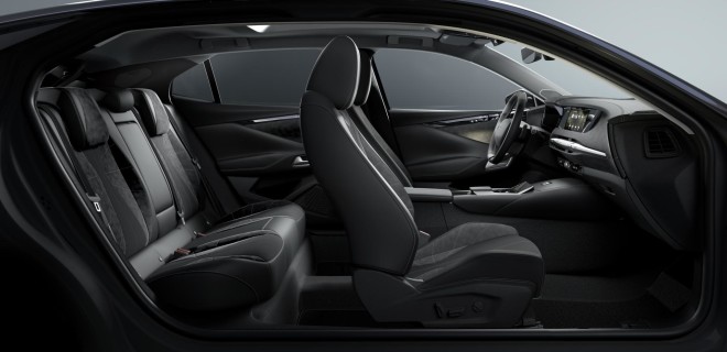 DS Automobiles: Η αποκάλυψη του No 4 - Πότε έρχεται στην Ελλάδα 