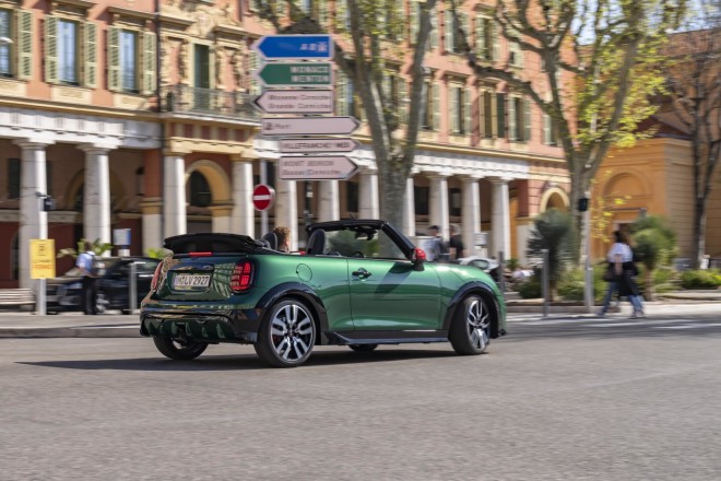 MINI John Cooper Works Cabrio: Κορυφαίες επιδόσεις κάτω από τον ουρανό