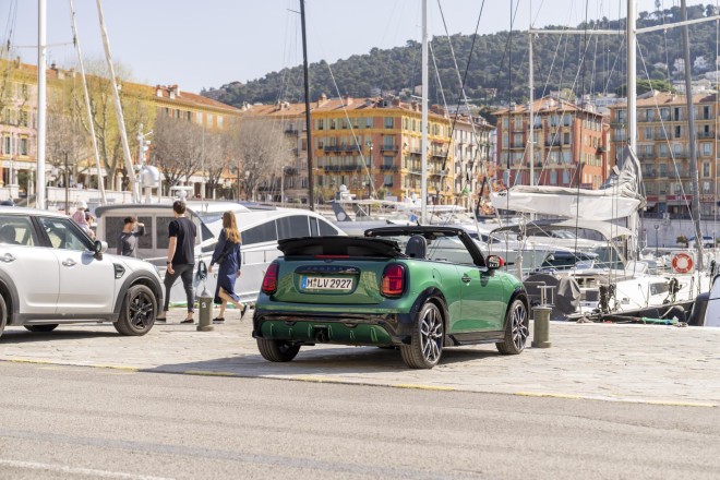 MINI John Cooper Works Cabrio: Κορυφαίες επιδόσεις κάτω από τον ουρανό