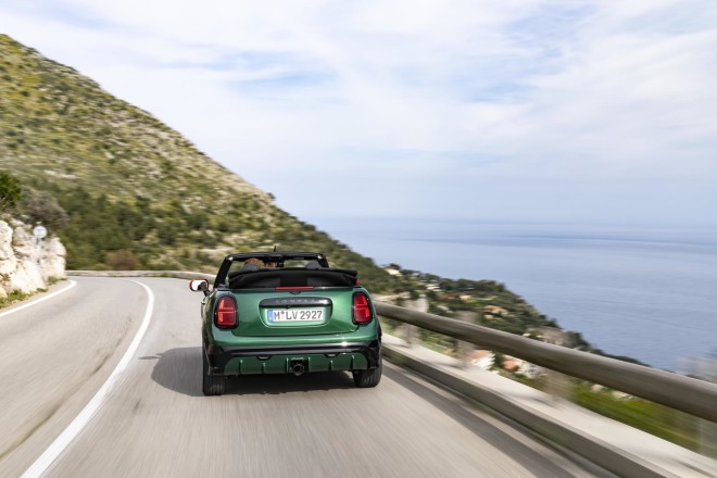MINI John Cooper Works Cabrio: Κορυφαίες επιδόσεις κάτω από τον ουρανό