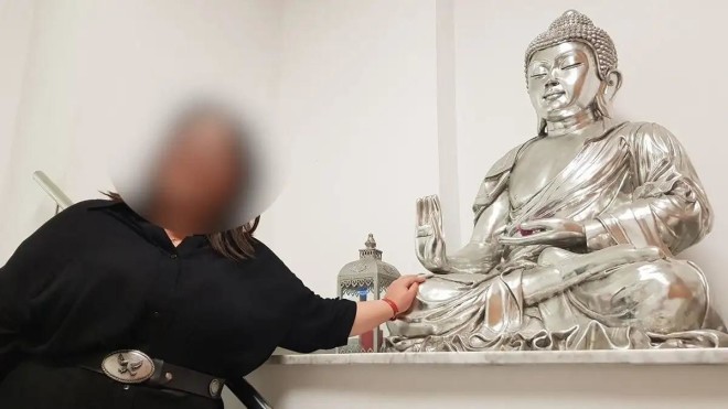 Η δημοσιογράφος που συνελήφθη για εξαπάτηση πολιτών