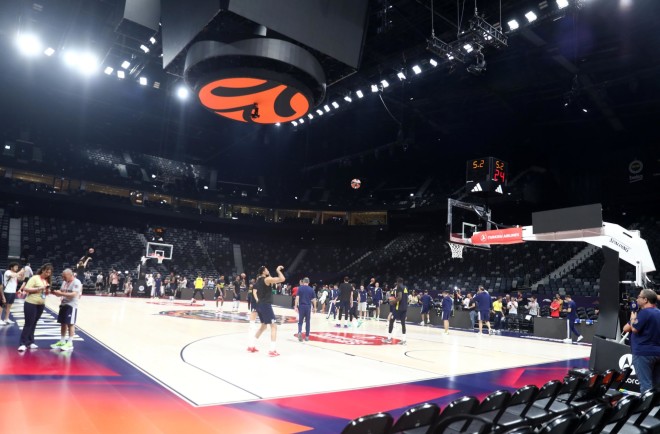 Η δημοσιογράφος έταζε ταξιδιωτικά πακέτα για το Αμπού Ντάμπι όπου διεξάγεται το Final Four της Euroleague