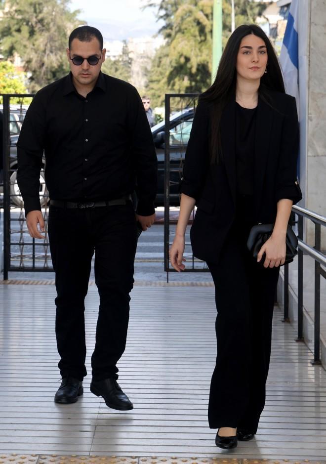 Ο Χρίστος κι η Μάιρα Κούγια στο μνημόσυνο του πατέρα τους, Αλέξη Κούγια