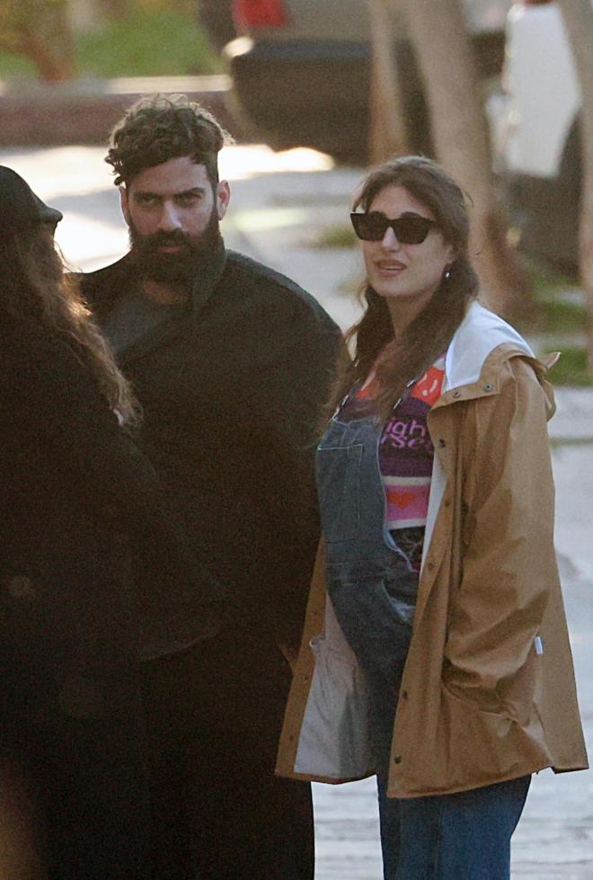 Η Παυλίνα Βουλγαράκη με τον σύντροφό της, Στέφανο / NDP Photo Agency / Νίκος Ζότος