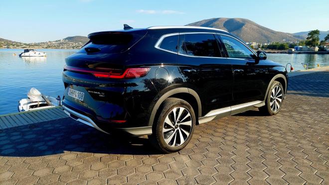 Test Drive: Δοκιμάζουμε το εντυπωσιακό ΒYD SEAL U DM-i 