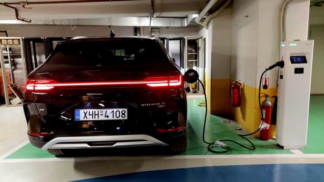 Test Drive: Δοκιμάζουμε το εντυπωσιακό ΒYD SEAL U DM-i 
