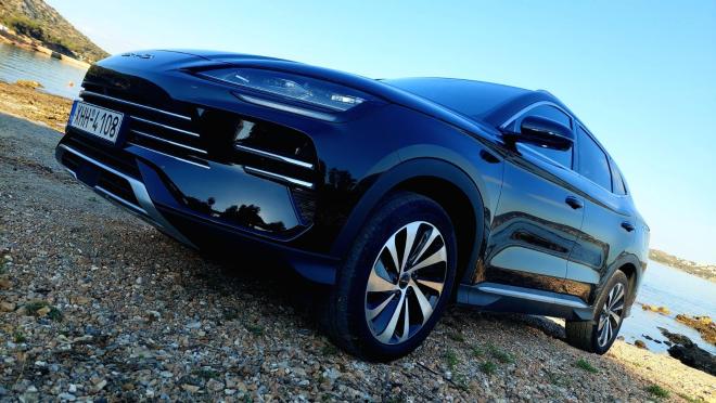 Test Drive: Δοκιμάζουμε το εντυπωσιακό ΒYD SEAL U DM-i 