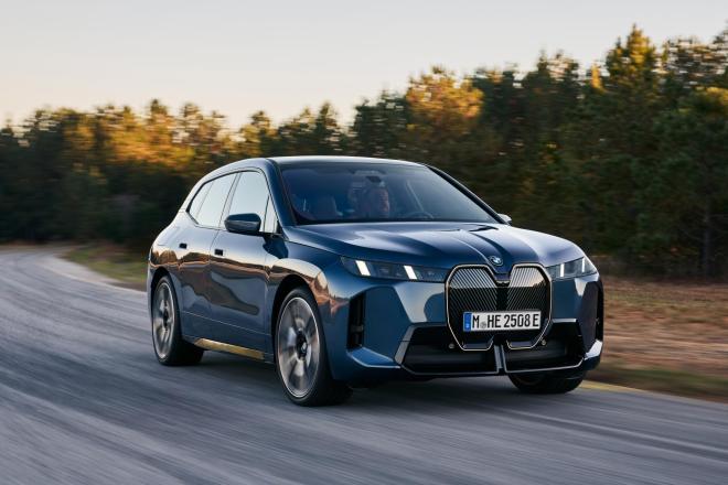 Η νέα BMW iX είναι καλύτερη σε όλα - Εκδόσεις και τιμές
