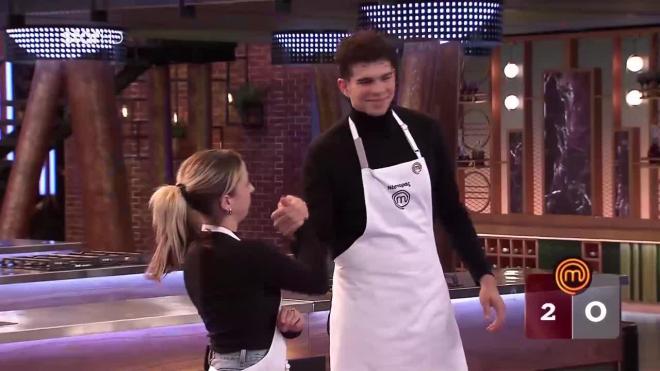 MasterChef: Ο Νέστορας συνεχάρη τη Μαίρυλιν για τη νίκη της