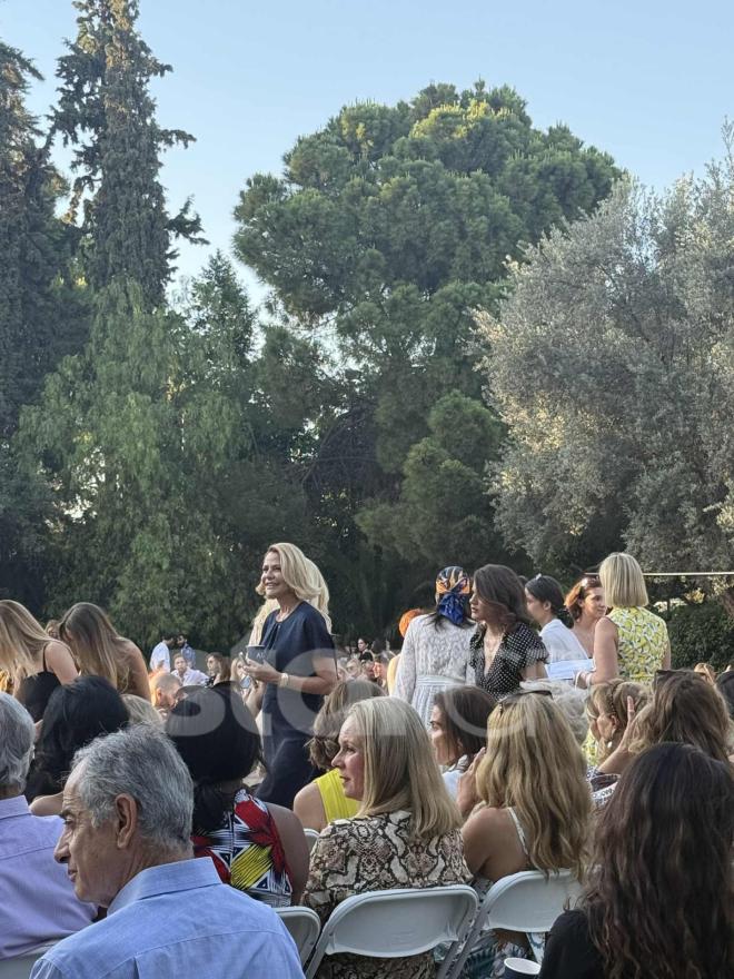 Hautes Grecians 2025: Η σικάτη εμφάνιση της Τζένης Μπαλατσινού