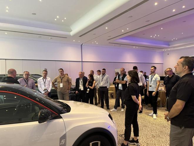 Renault και Dacia: Εκπαίδευση των πωλητών στα νέα μοντέλα