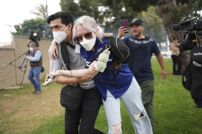 Αρκετοί άνθρωποι τραυματίστηκαν κατά τη διάρκεια των ταραχών στο Λος Άντζελες - AP Images