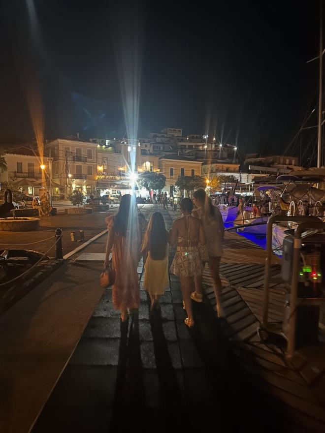 Σταματίνα Τσιμτσιλή: Τριήμερο στον Πόρο με την οικογένειά της/ instagram