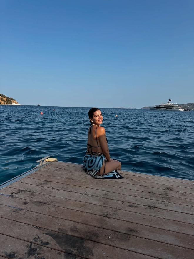 H Σταματίνα Τσιμτσιλή για μπάνιο σε θάλασσα του Πόρου/ instagram
