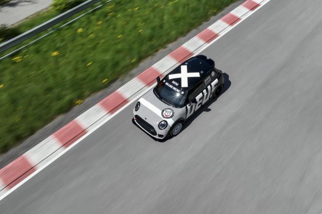 MINI John Cooper Works: Στην υπέρτατη δοκιμασία στο Nürburgring