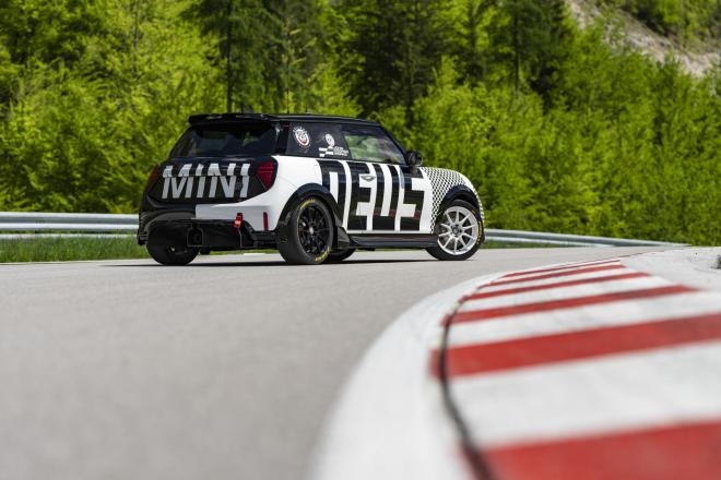 MINI John Cooper Works: Στην υπέρτατη δοκιμασία στο Nürburgring
