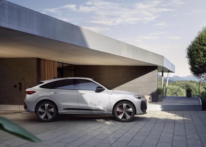 Audi Q5 e-hybrid: Δείτε τις εκδόσεις και τις τιμές στην Ελλάδα 
