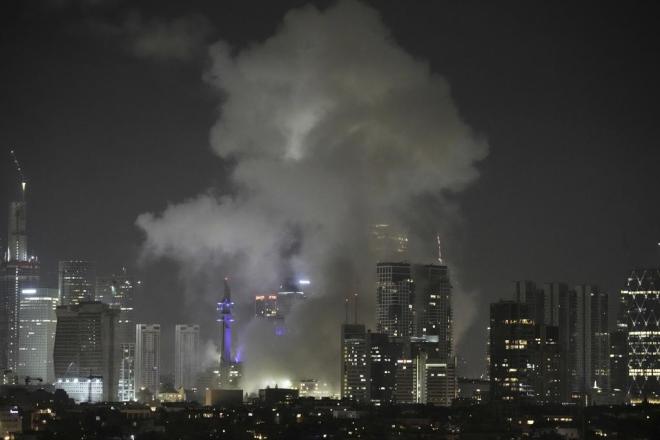 Εκρήξεις μετά το κύμα πυραύλων του Ιράν κατά του Ισραήλ  