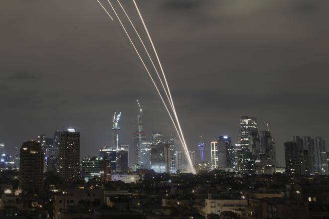 Το Ισραήλ απάντησε με την εκτόξευση πυραύλων εναντίον του Ιράν - AP Images