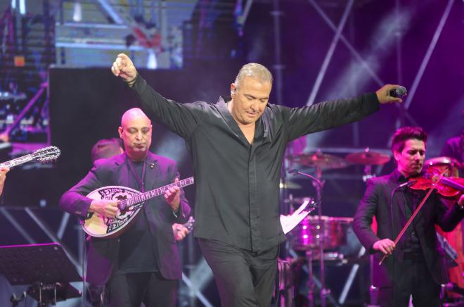 Ο Αντώνης Ρέμος στη συναυλία αφιέρωμα στον Βασίλη Καρρά/ NDP Aνδρέας Νικολαρέας