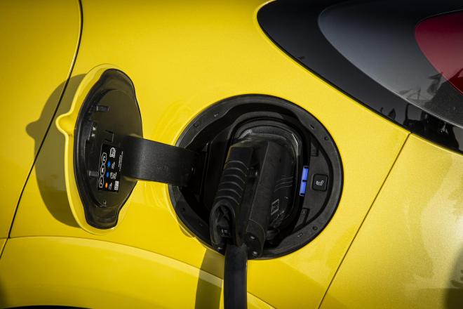 Ford Puma Gen-E: Το οδηγήσαμε στην Αράχωβα και το Γαλαξίδι