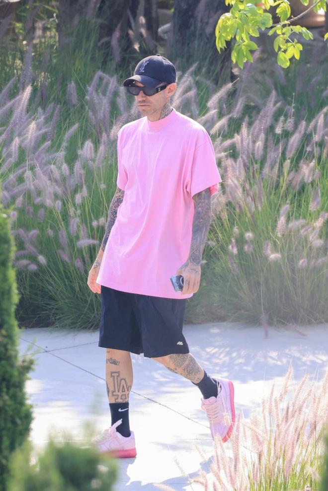 Τάμτα - Πάρης Κασιδόκωστας: Στη Μύκονο με casual outfit!