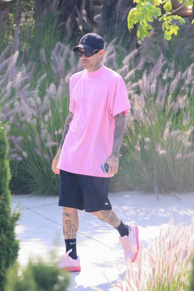 Τάμτα - Πάρης Κασιδόκωστας: Στη Μύκονο με casual outfit!