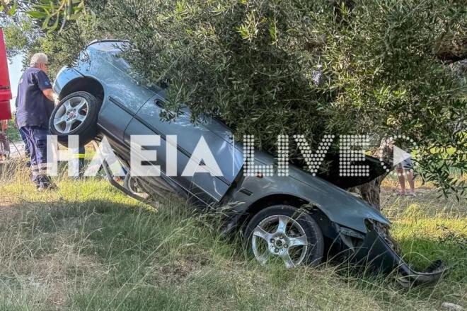 Το αυτοκίνητο του 23χρονου που καρφώθηκε πάνω σε μια ελιά - ilialive.gr