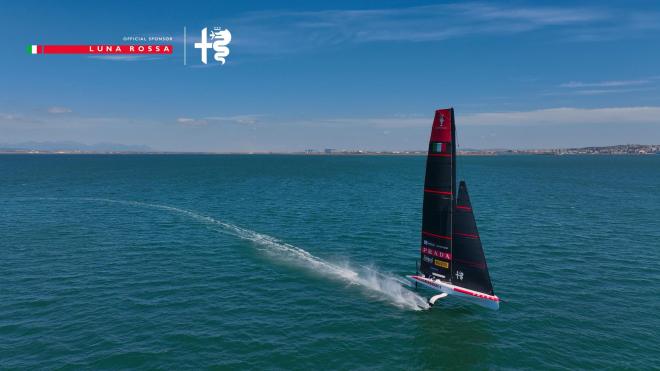 Η Alfa Romeo με την ομάδα ιστιοπλοΐας Luna Rossa