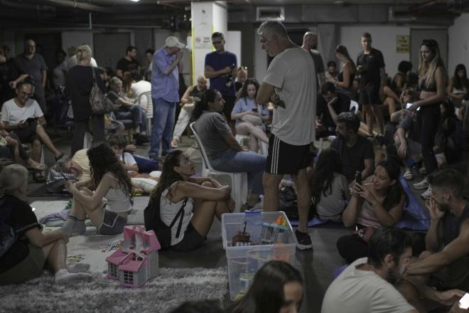 ο ισραηλινός στρατός ανακοίνωσε ότι ο συναγερμός έληξε και οι πολίτες μπορούν να βγουν από τα καταφύγια.