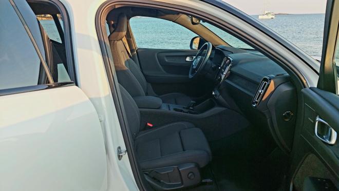 Test drive: Στο τιμόνι του Volvo EX40 Single Motor Extended Range 252 ps