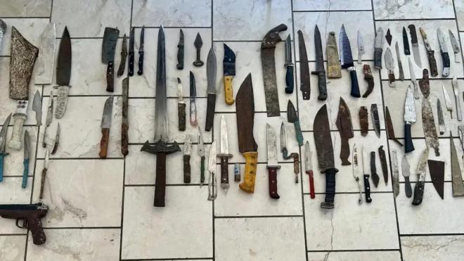 Στο σπίτι του 43χρονου βρέθηκε ολόκληρο οπλοστάσιο