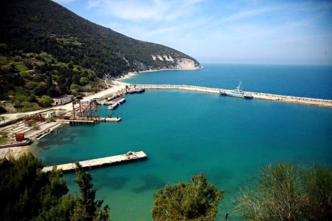 Νήσος Σάσων, Αλβανία
