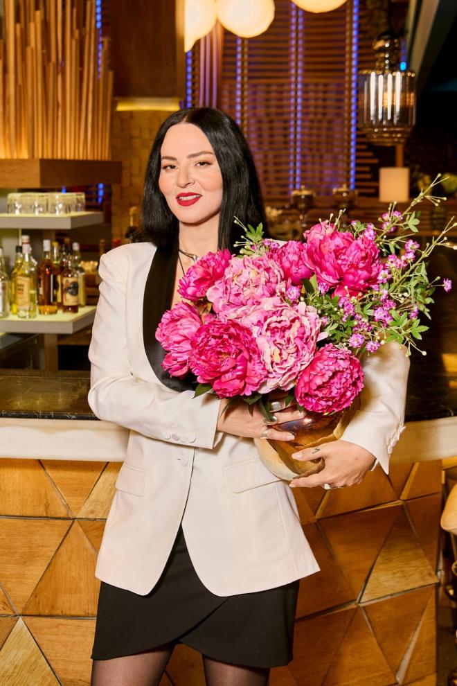 Μία «καπετάνισσα» κι ένας άσος στο φλερτ στο First Dates